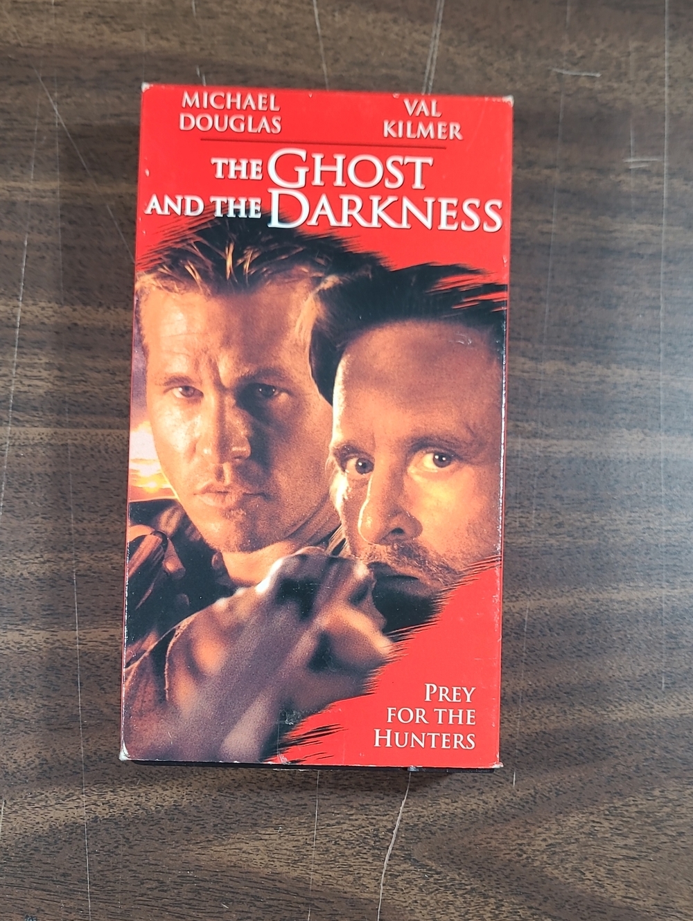 The Ghost and the Darkness VHS Movie - Val Kilmer Michael Douglas